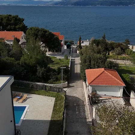 White Villa, Brac Villa