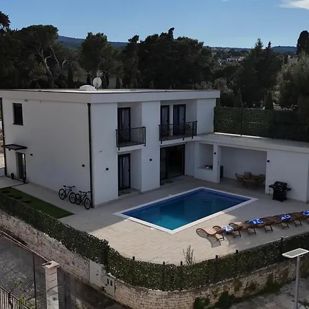 White Villa, Brac Splitska