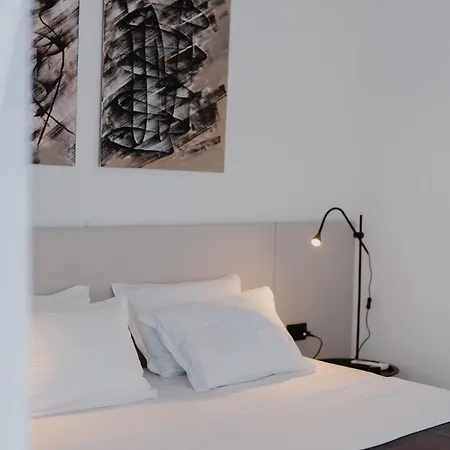 White Villa, Brac