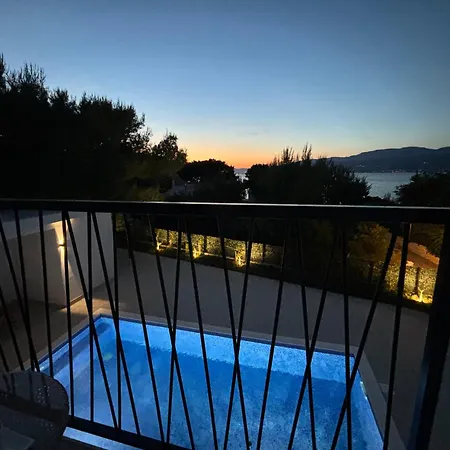 White Villa, Brac Villa Splitska