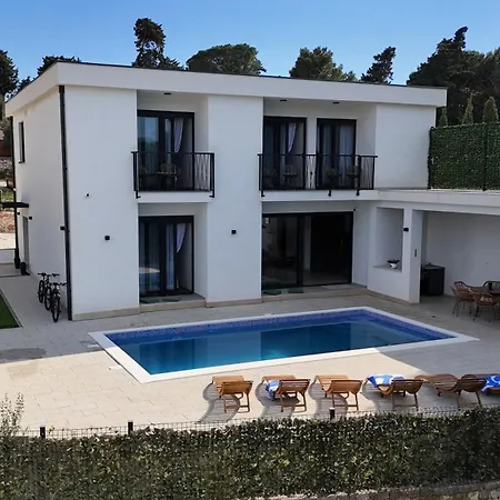 White Villa, Brac Villa Splitska