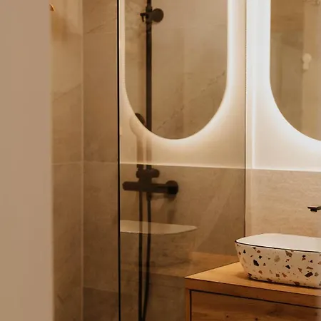 White Villa, Brac Villa *