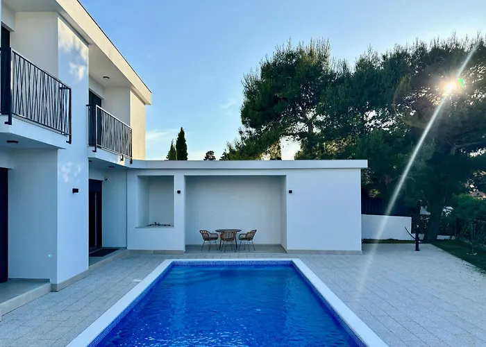 Willa White Villa, Brac