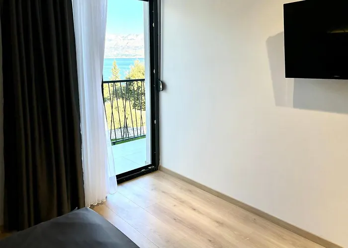 White Villa, Brac Willa