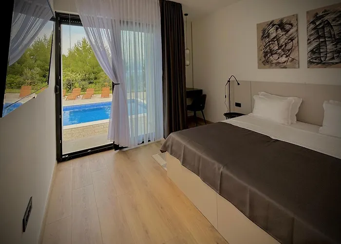 White Villa, Brac
