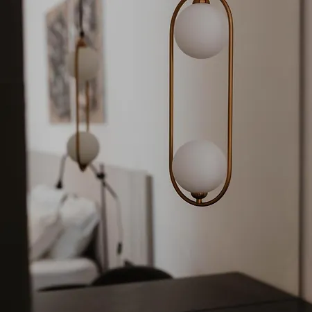 White Villa, Brac Βίλα *