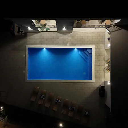 فيلة White Villa, Brac